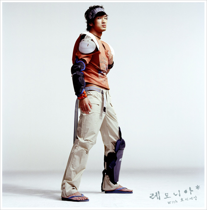 http://www.hyoleeworld.com/bbs/data/community_photo/bbfrjeansm5.jpg